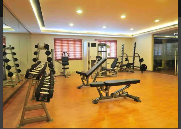 Luxurious In Mckinley Hill With View Holiday home *