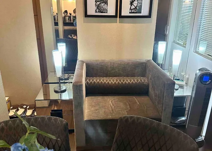 Luxurious In Mckinley Hill With View Holiday home