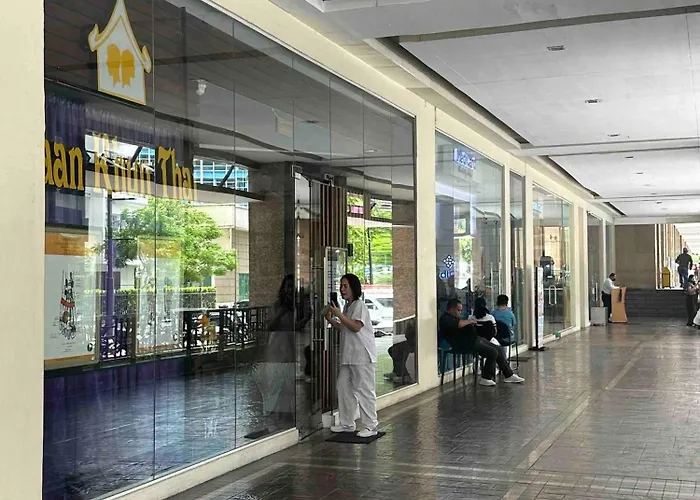 Luxurious In Mckinley Hill With View *