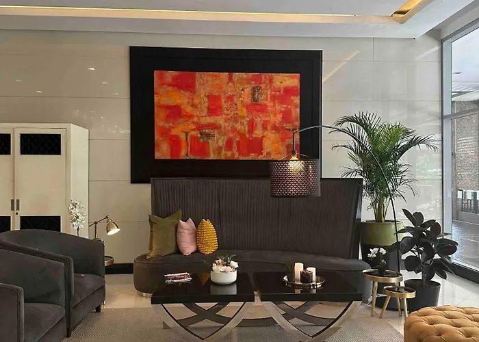 Luxurious In Mckinley Hill With View Holiday home *
