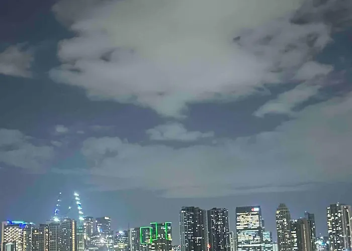 Luxurious In Mckinley Hill With View *