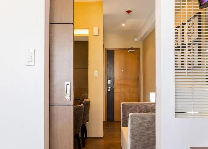 Luxurious In Mckinley Hill With View Holiday home *