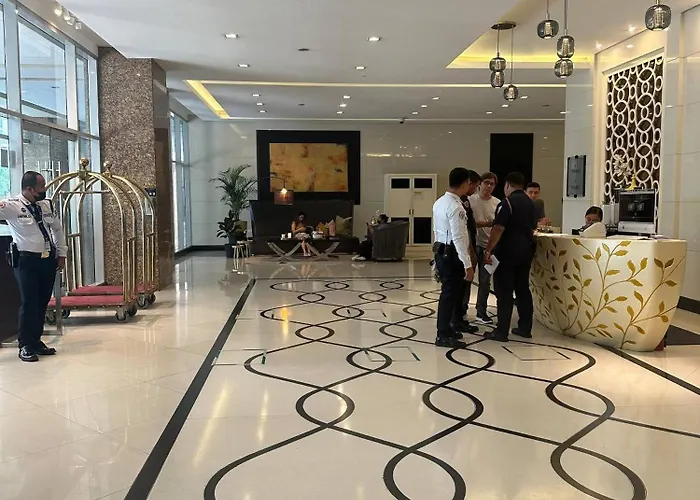 Luxurious In Mckinley Hill With View