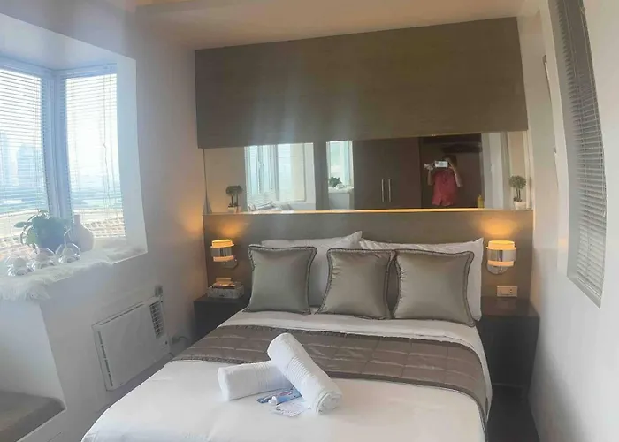 Luxurious In Mckinley Hill With View Holiday home *