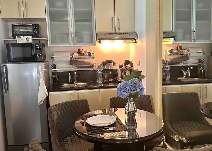 Holiday home Luxurious In Mckinley Hill With View Manila