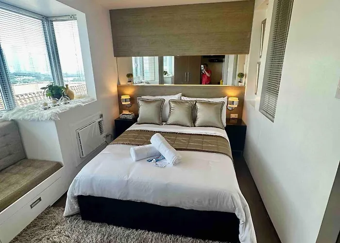 Holiday home Luxurious In Mckinley Hill With View Manila